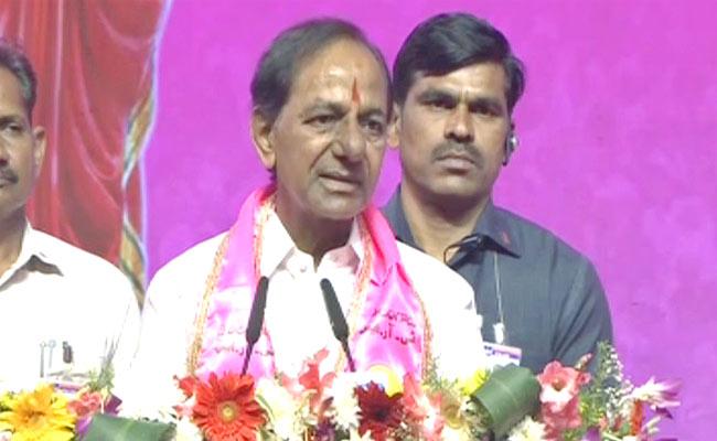 KCR warns Centre against misusing Governors